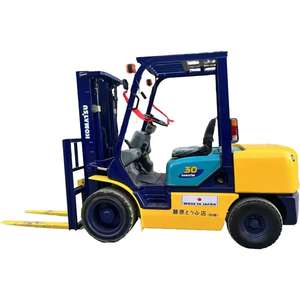 מלגזה דיזל משומשת יפנית מדגם קומטסו FD30-14, קיבולת 3 טון, תורן דו-שלבי, אורך מזלגות 1070 מ\"מ, במצב מצוין - Product Image 2