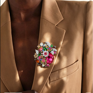 WAKYME Broche de Luxo Vintage em Liga Dourada com Cristais Coloridos e Strass em Formato de Flor para Presente e Vestido de Festa - Product Image 1