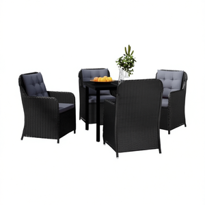 Set da Pranzo da Giardino in Rattan Nero per 4 Persone, Resistente alle Intemperie, Arredamento da Esterno in Stile Contemporaneo - Product Image 1