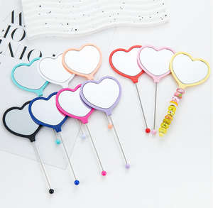 Miroir de maquillage portable à main moderne en forme de cœur à perles DIY, fait à la main, à une seule face, en plastique - Product Image 6