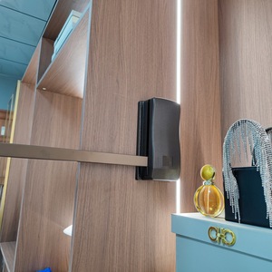 Ventes chaudes : Support mural en aluminium à un seul niveau, à fermeture douce, avec rail de suspension pour vêtements, gain de place - Product Image 5