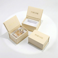 Boîte vide en carton blanc champagne de qualité supérieure avec couvercle magnétique et logo doré pour l'emballage de parfums Oud, cosmétiques et produits de soin de la peau