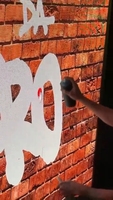 Jeu interactif mural de graffiti numérique à double écran, système de projection de peinture par pulvérisation, jeu artistique multi-utilisateurs pour usage commercial