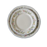 Ensemble de vaisselle en céramique ronde à fleurs enroulées de style rétro français, luxe léger, assiette à dessert, assiette à dîner, soucoupe à café