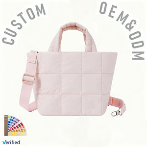 कस्टम मुद्रित क्विल्ड हैंडबैग पॉलिएस्टर गुलाबी छोटे पुफी टोटे लोगो प्रिंट - Product Image 1