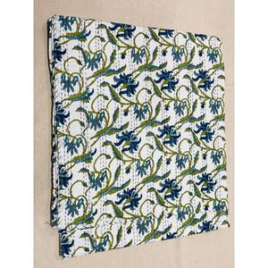 Couvre-lit en coton Kantha d'inspiration vintage avec motifs imprimés à la main et surpiqûres décontractées, parfait pour ajouter de la texture et de la couleur. - Product Image 4