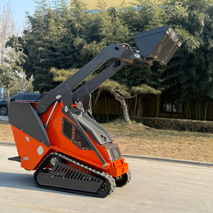 Chargeuse compacte sur chenilles CE/EPA avec godet, trancheuse et charrue rotative - Product Image 5