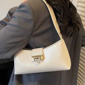 Sac carré en cuir PU tendance, à porter à l'épaule ou sous le bras, couleur unie simple, sacoche de qualité supérieure pour femme - Product Image 2