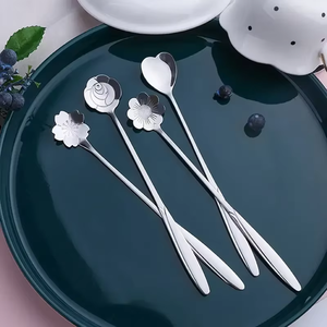 Mini Cuchara de Té de Acero Inoxidable Chapada en Oro con Forma de Flor, Cuchara para Degustación de Café para Eventos - Product Image 2