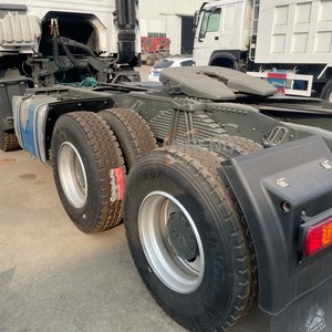 Camion tracteur d'occasion 6x4, 10 pneus, 3 essieux, pour le transport, 2014-2020, Sinotruck 371 ch - Product Image 3