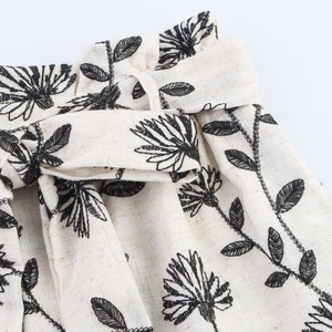 กางเกงขาสั้นลำลองลายดอกไม้สีเบจสำหรับผู้หญิง กางเกงขาสั้นลายดอกไม้แฟชั่นสำหรับฤดูร้อน - Product Image 4