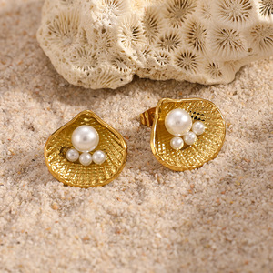 Pendientes de Acero Inoxidable con Incrustaciones de Textura de Concha y Perlas Múltiples, Estilo Oceánico, Chapados en Oro <span class=keywords><strong>Real</strong></span> de 18k, Resistentes al Agua - Product Image 3