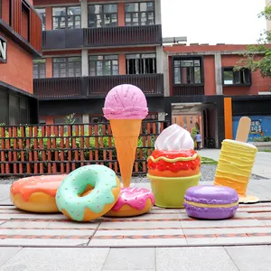 Factory Custom Wedding Decoration Props Giant Fiber Glass Doughnut Candyland Ice Cream Cake Sculpture