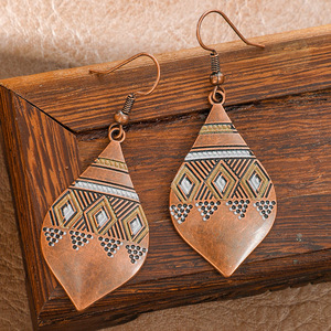 Boucles d'oreilles pendantes bohèmes à pompons en bois plaqué bronze antique, ensemble de bijoux de mode pour femmes - Product Image 4