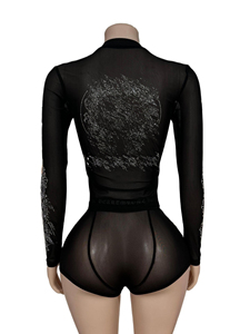 F1446-wholesale Nuovi Arrivi 2026 Set Due Pezzi da Donna con Top a Maniche Lunghe Trasparente in Rete e Shorts, Design Stampato con Strass, Sexy - Product Image 4