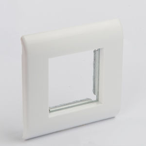 Standaard 80x80mm wandplaatframe in Franse stijl met metalen achterbeugel, voor ethernet-/telefoonuitgang - Product Image 1