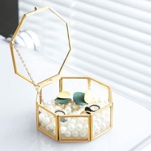 Caja de Vidrio Hexagonal Dorada Minimalista, Organizador de Joyas Geométrico, Exhibidor de Adornos Transparente, Decoración Estética para el Hogar, Caja de Almacenamiento para Tocador - Product Image 3