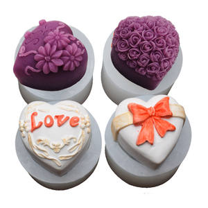 Ronde 4 Modèles Coeur Contour Tournesol Marguerite Rose AMOUR Ruban Arc Surface Forme Silicone DIY À La Main Pain Savon Bougie Moule - Product Image 1