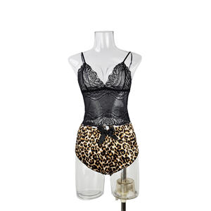 Conjunto de lencería Sexy de encaje para mujer, bata de seda satinada, pantalones cortos, sujetador, ropa de dormir de satén, 3 piezas - Product Image 3