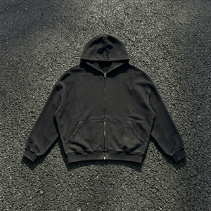 Sudadera con capucha y cremallera para hombre, negra, de tejido de punto, corte regular, con bolsillos. - Product Image 1