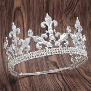 Couronne royale dorée GTP14 vintage avec strass et pointes pour costume, fête à thème médiéval - Product Image 2