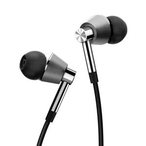 One More Auriculares intrauditivos de triple controlador Auriculares de alta resolución con sonido de alta resolución impulsado - Product Image 1