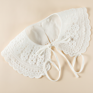 Accessorio con colletto finto in pizzo a 3 livelli con collo a strati per camicia o mantella interna - Product Image 1