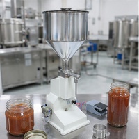 Machine de remplissage semi-automatique anti-goutte pour bouteilles et bocaux, idéale pour le miel, le ketchup, la mayonnaise, la crème et les sauces épaisses, ainsi que les pâtes alimentaires.