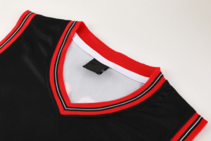 Nouvel ensemble d'uniformes de basketball avec logo pour joueurs d'équipe, hommes et enfants, haut de gamme, confortable, col en V, best-seller - Product Image 2