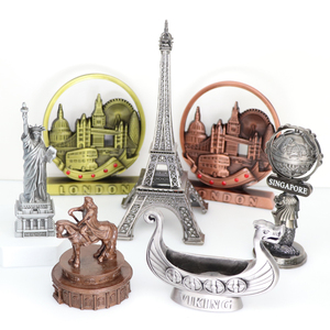 Fabrication Personnalisée New York Souvenir Sculpture Statue de la Liberté Mini Figurine en Métal Ornement - Product Image 6