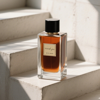 Bouteille en verre de parfum de luxe vide personnalisé OEM 10ml-100ml d'huile cosmétique carrée avec pulvérisateur à pompe pour cadeau