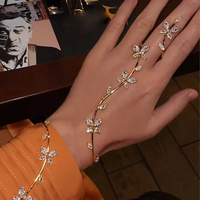 Bijoux de mode pour femme, bracelet de main papillon plaqué or et argent, avec zircone cubique taille marquise et motif floral en vigne connecté au doigt