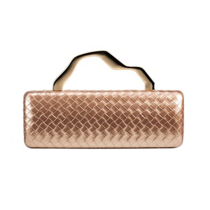 Sac de soirée élégant tissé pour femme, pochette à poignée supérieure originale avec chaîne détachable, idéal pour banquets et mariages - Product Image 3