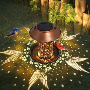 Lanterne solaire en métal suspendue étanche extérieure de qualité supérieure mangeoires à oiseaux décor de jardin pour l'observation des oiseaux d'arrière-cour pour les anniversaires et les femmes - Product Image 1