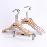 Fabrikant Groothandel Hoge Kwaliteit Hot Selling Ronde Hoofd Natuurlijke Bruine Houten Hanger Voor Kleding Winkel