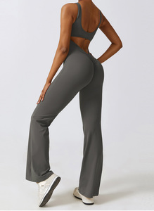 Combishort pour femmes Pantalon évasé Vêtements d'entraînement de gymnastique Vêtements d'activité Combinaison de yoga et de fitness - Product Image 3