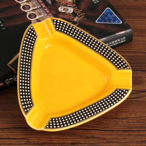 Cenicero de Cerámica Redondo para Cigarros, con Capacidad para 4 Cigarros, Accesorio para Fumar en Casa - Product Image 4