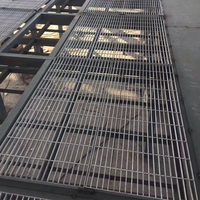 Grilles en acier galvanisé personnalisées pour le bétail, grilles de drainage pour le nettoyage des moutons, des porcs et des bovins