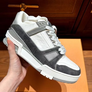 รองเท้าดีไซน์เนอร์นุ่มสบาย ปี 2026 รองเท้าลำลองระบายอากาศได้ดี หรูหรา ทันสมัย ดีไซน์สปอร์ตใหม่ รองเท้าผ้าใบสไตล์เดิน - Product Image 3