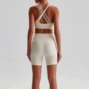 Completo Sportivo Sexy da Donna: Reggiseno Sportivo e Leggings Traspiranti con Schiena Aperta, Outfit per Yoga, Corsa e Palestra con <span class=keywords><strong>Pantaloncini</strong></span> per Attività all'Aperto - Product Image 3