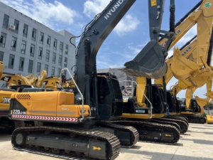 Excavatrice sur chenilles Hyundai R220LC d'occasion d'origine coréenne, 22 tonnes, modèle Hyundai 220LC-9S, pelle hydraulique, matériel de construction - Product Image 4