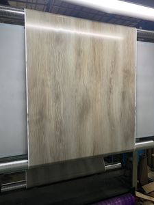 Films de sol en PVC personnalisables Nouveau design Motifs décoratifs industriels multicolores en bois - Product Image 6