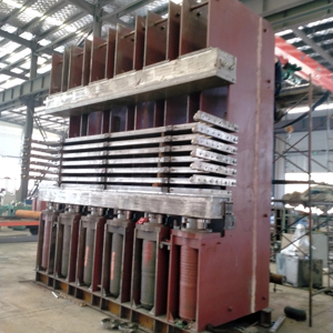 Machine de vulcanisation de bande de roulement de vente directe d'usine/presse de <span class=keywords><strong>precure</strong></span> en caoutchouc de bande de roulement/machine de rechapage de pneu - Product Image 1