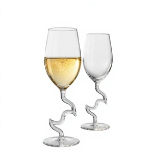 Verres à cocktail transparents en borosilicate faits à la main de 310 ml, sans plomb, coupe Martini, verres à margarita, verrerie de bar réutilisable en gros - Product Image 2