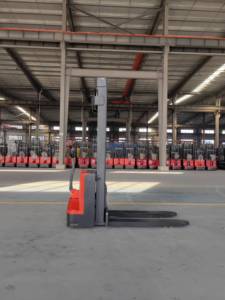 Weliftrich 1500kg Nuevo estilo 1.5ton 3300lbs 3M 48V Batería Apilador eléctrico completo Horquilla Ancho 680mm Certificado CE/ISO - Product Image 5