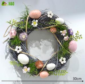 Guirlande de Noël d'extérieur de luxe artisanale en forme de pomme de pin et en polystyrène avec des motifs personnalisés pour la décoration des fêtes - Product Image 3