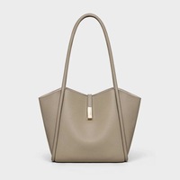 Sac à main de luxe pour femme en cuir véritable, imperméable, sac bandoulière brodé avec cordon de serrage et fermeture éclair, collection été 2025