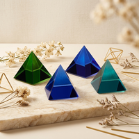 Presse-papiers optique en cristal K9 transparent de haute qualité, 60 mm, gravé au laser, en forme de pyramide, pour la décoration intérieure