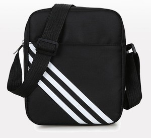 Sac messager Oxford rayé noir OEM en gros, petit format, fermeture éclair, léger, pour usage quotidien, sac pour homme - Product Image 1