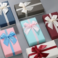 Boîte cadeau carrée avec couvercle et base en papier, boîte à bijoux de Noël à poignée, modèle 053004